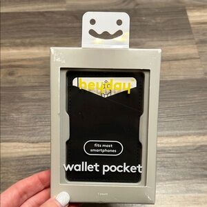NWT Heyday Black Wallet Pocket